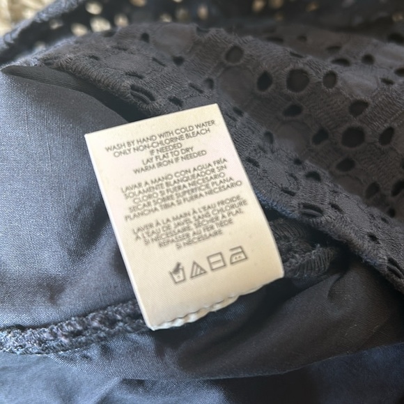 CAbi #5111 Eyelet Navy Faux Wrap Skort Size 6 - Picture 10 of 10